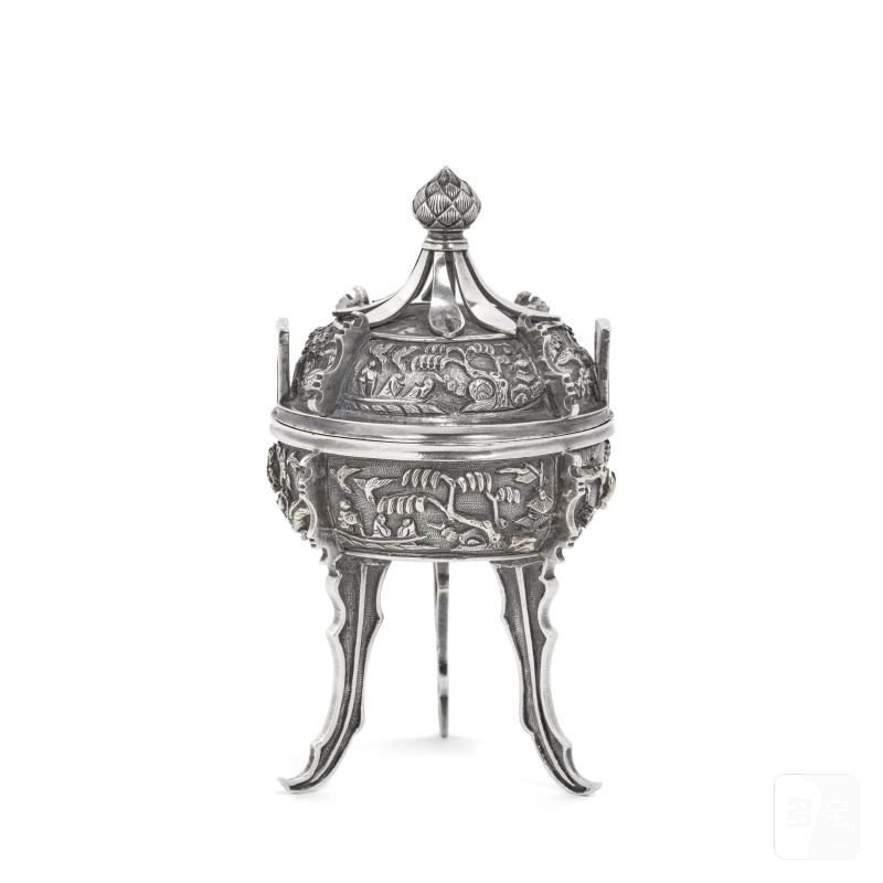 晚清 局部鎏金銀袖珍三足蓋鼎 | A MINIATURE PARCEL-GILT SILVER TRIPOD AND COVER